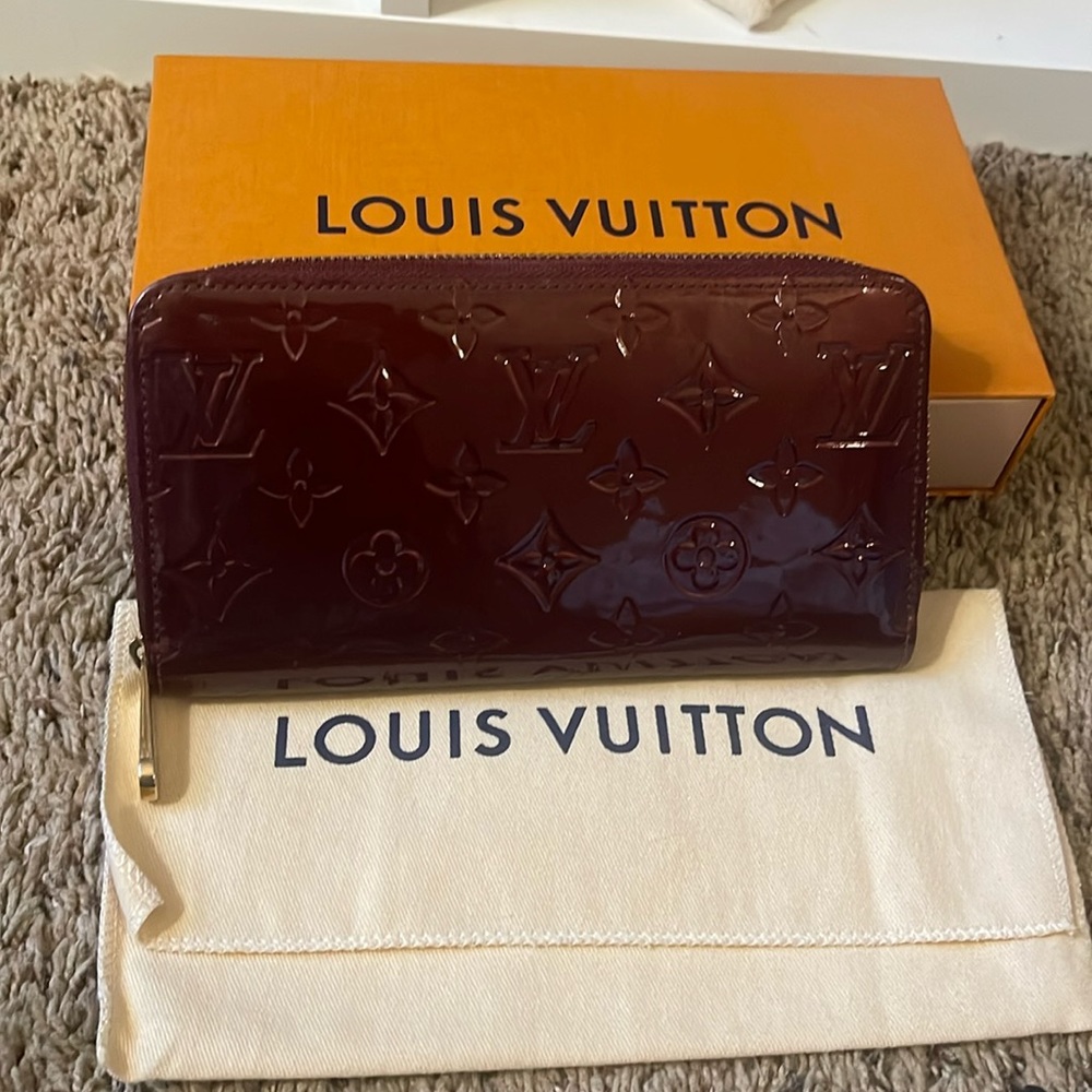 Louis Vuitton Vernis Zippy Wallet Rouge Fauviste